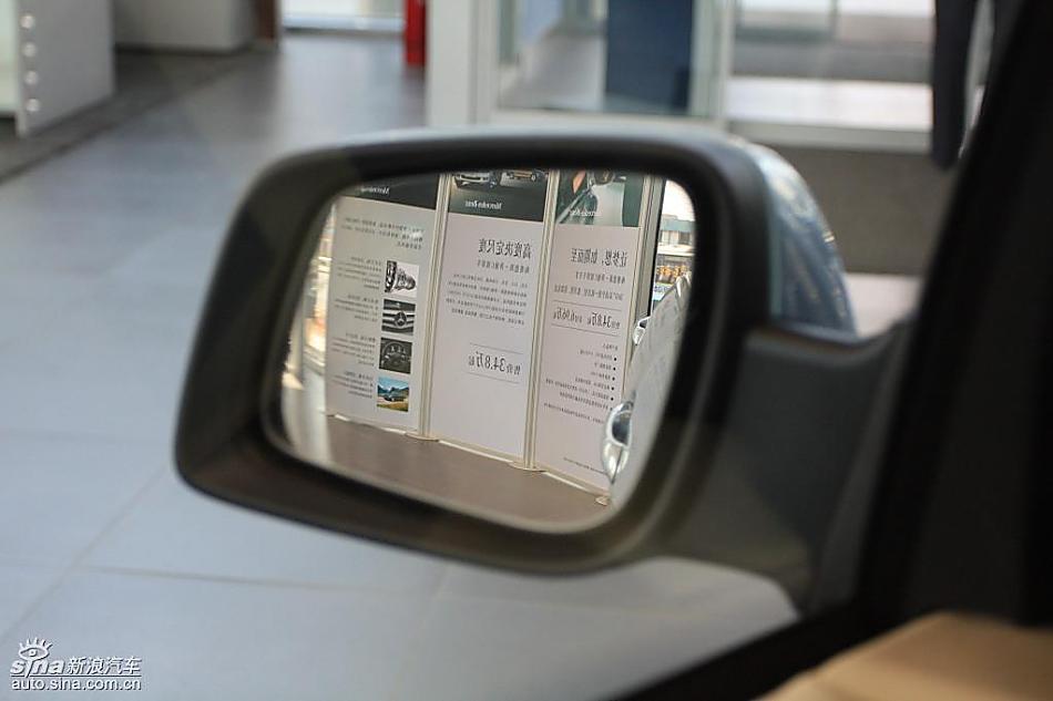 奔驰B级运动旅行车到店实拍