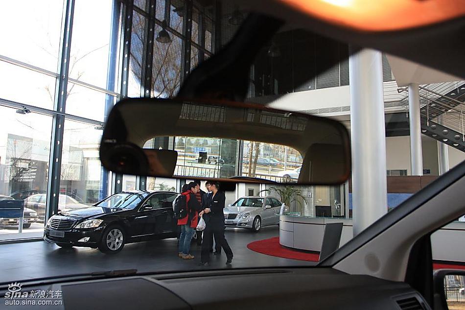 奔驰B级运动旅行车到店实拍