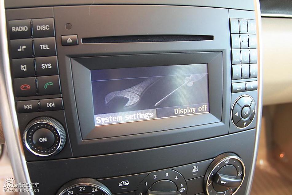 奔驰B级运动旅行车到店实拍