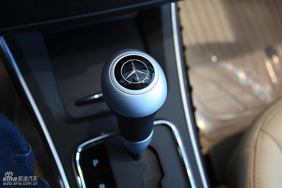 奔驰B级运动旅行车到店实拍