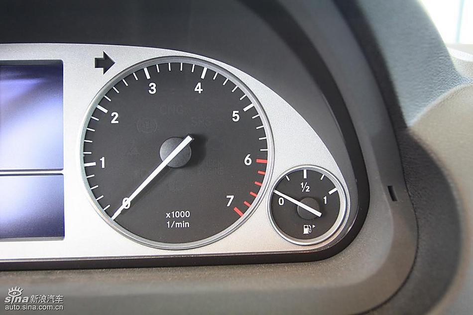 奔驰B级运动旅行车到店实拍