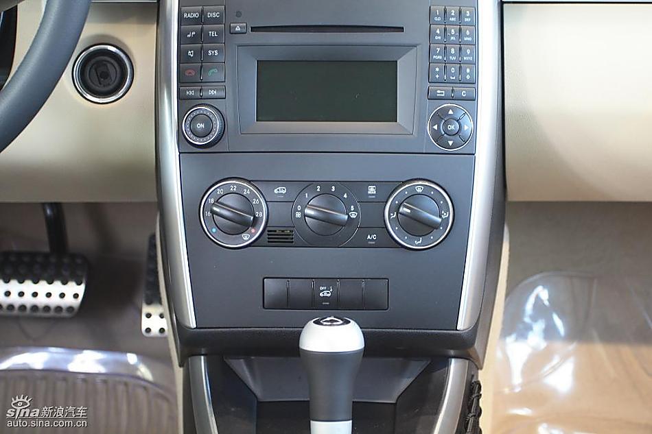 奔驰B级运动旅行车到店实拍