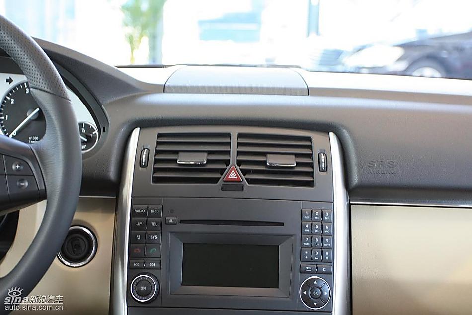 奔驰B级运动旅行车到店实拍