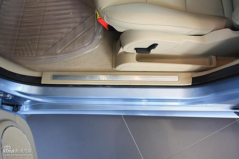 奔驰B级运动旅行车到店实拍