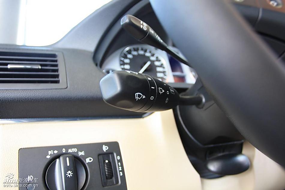 奔驰B级运动旅行车到店实拍