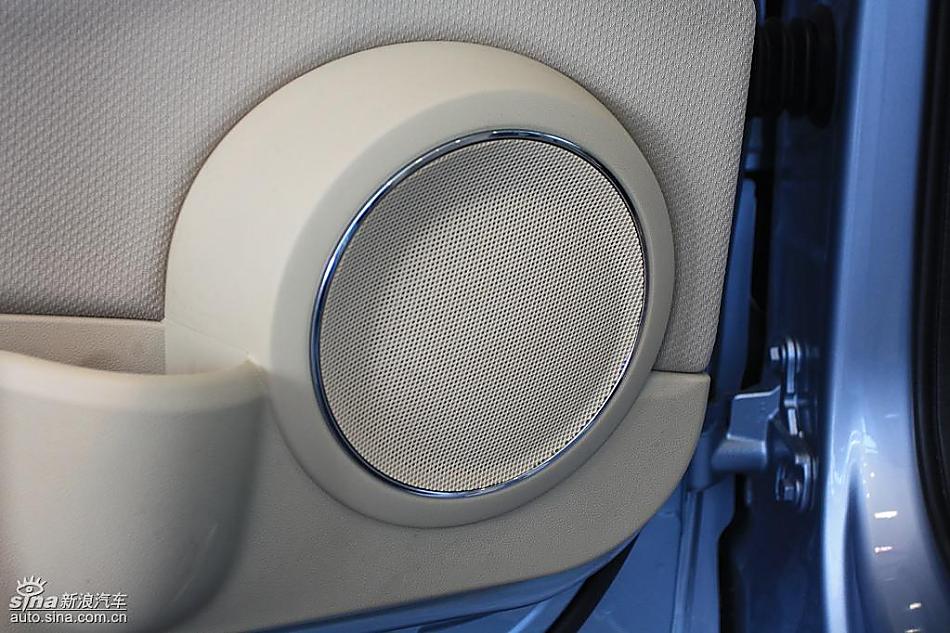 奔驰B级运动旅行车到店实拍