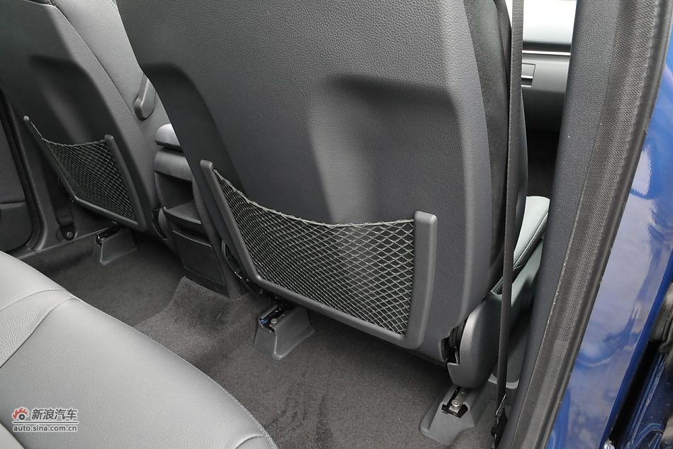 奔驰B200时尚型内饰