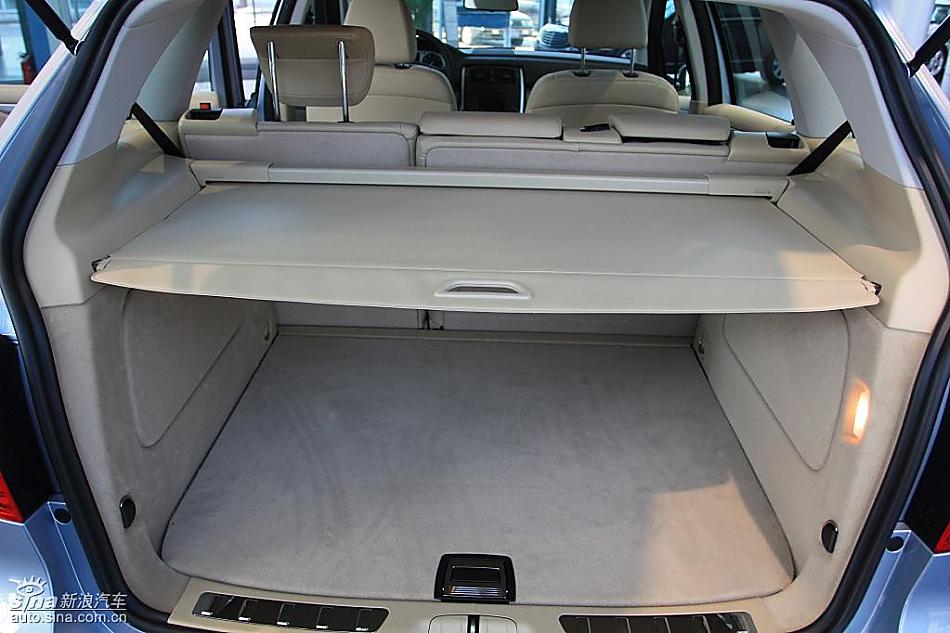 奔驰B级运动旅行车到店实拍