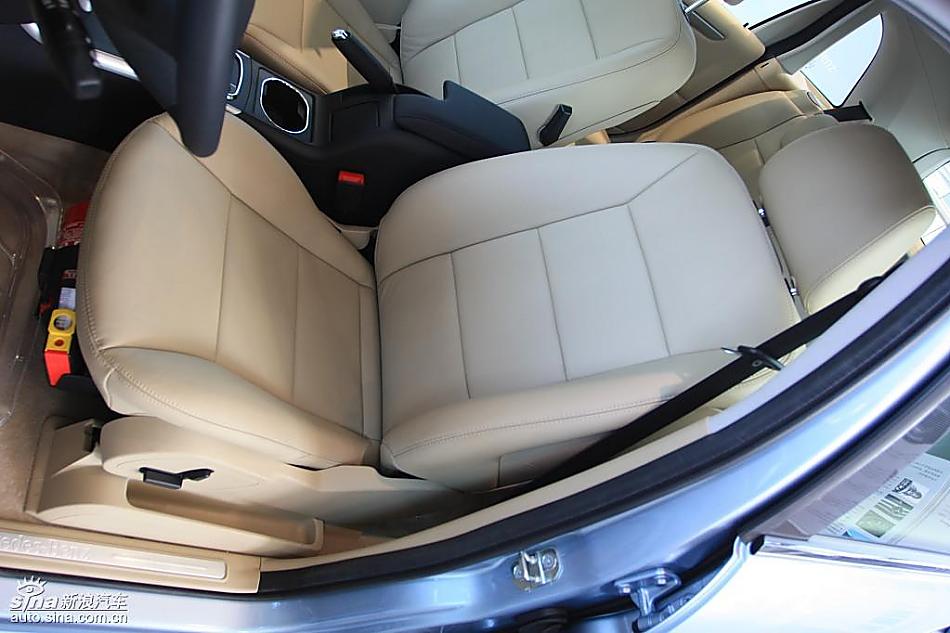 奔驰B级运动旅行车到店实拍