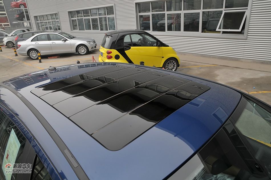 奔驰B200时尚型外观