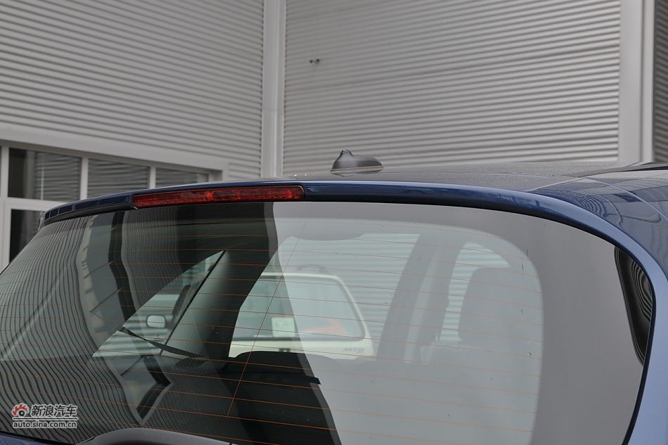 奔驰B200时尚型外观