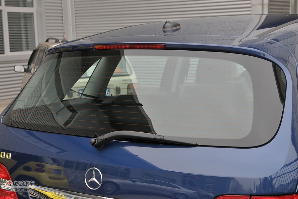 奔驰B200时尚型外观