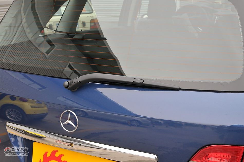 奔驰B200时尚型外观