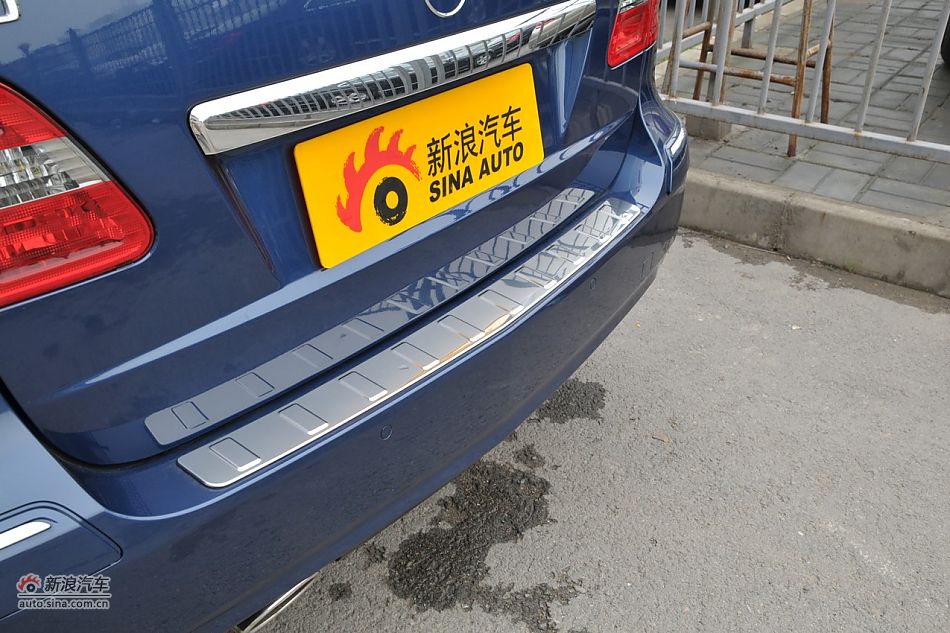 奔驰B200时尚型外观