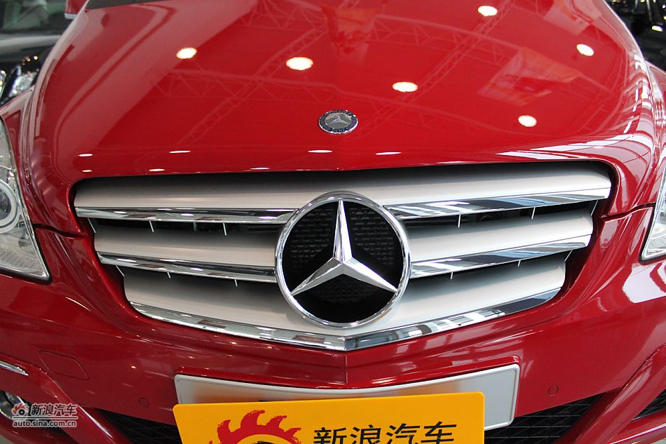 奔驰B200时尚型外观