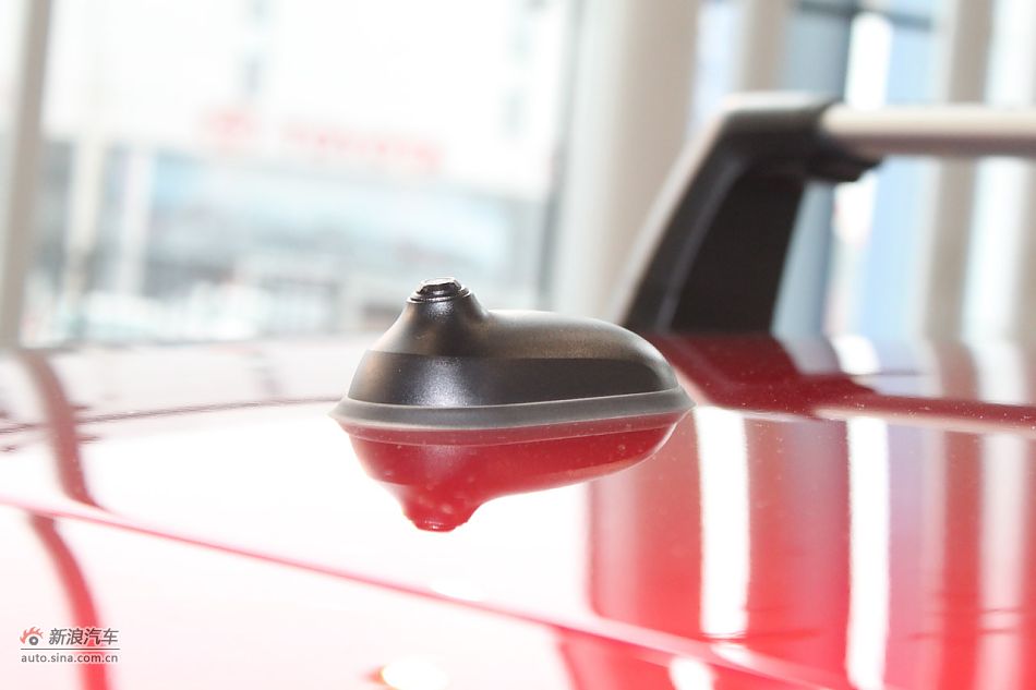 奔驰B200时尚型外观