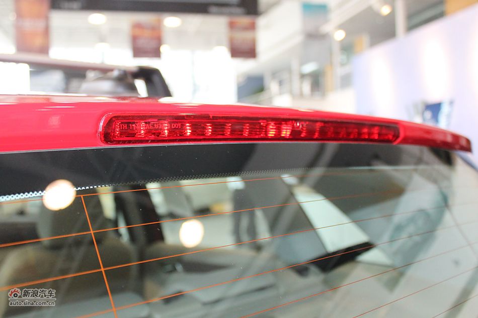 奔驰B200时尚型外观