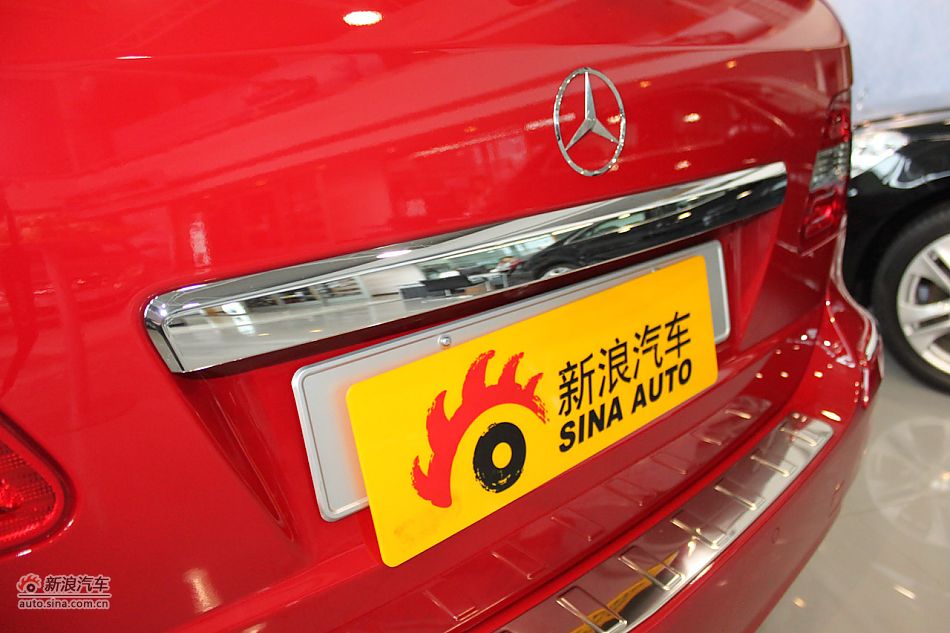 奔驰B200时尚型外观