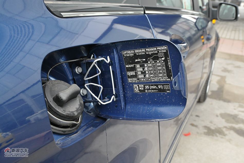 奔驰B200时尚型内饰