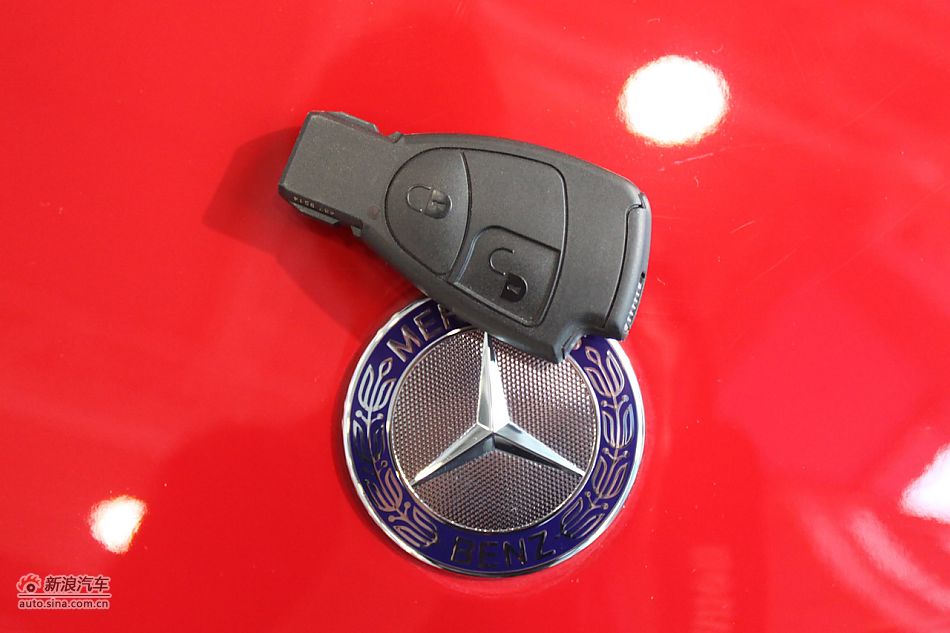 后备箱、发动机及悬挂