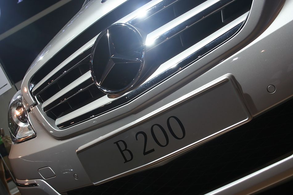 奔驰B200
