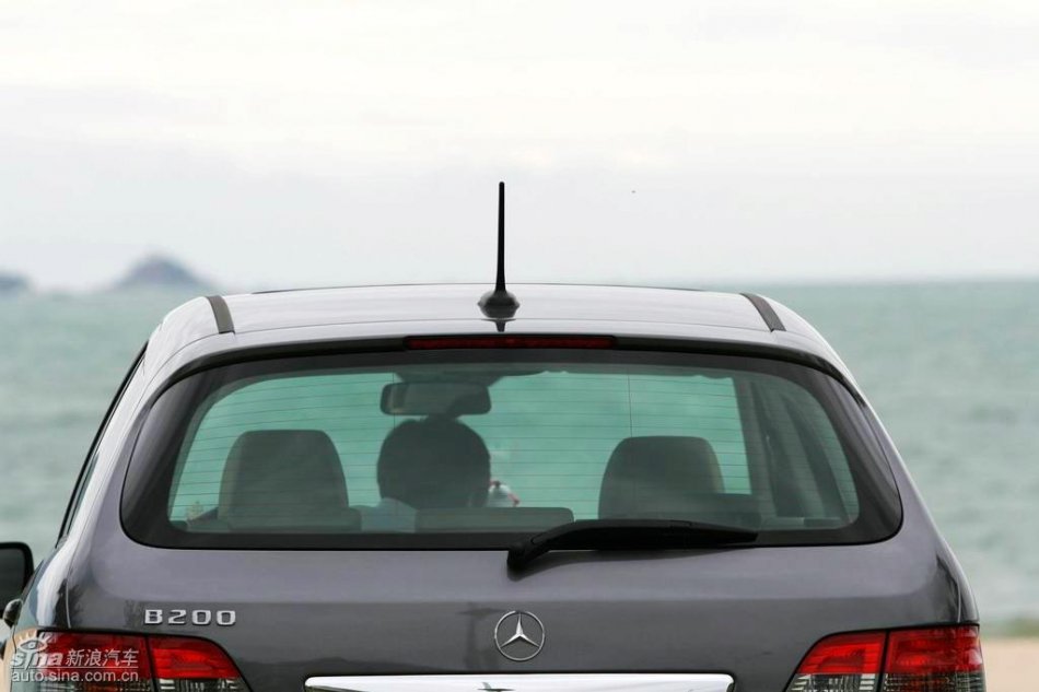 奔驰B200试驾图