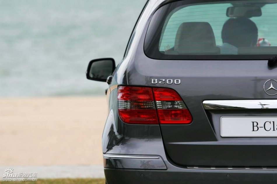 奔驰B200试驾图