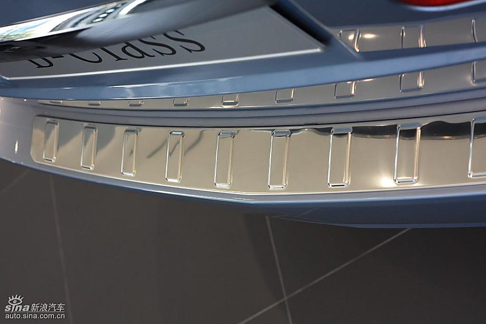 奔驰B级运动旅行车到店实拍