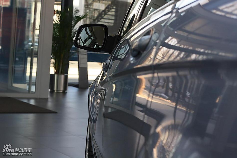 奔驰B级运动旅行车到店实拍