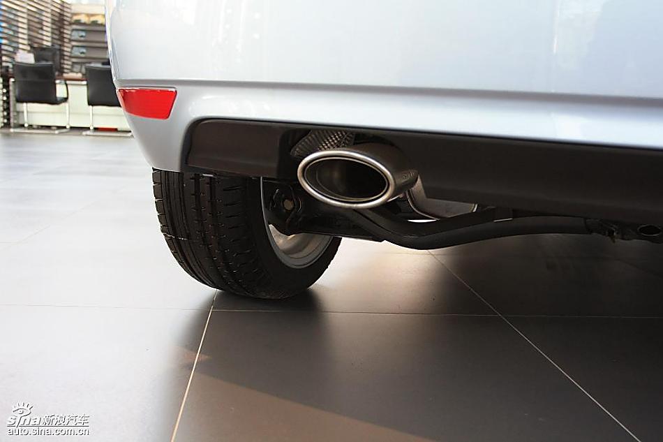 奔驰B级运动旅行车到店实拍