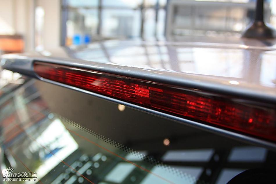 奔驰B级运动旅行车到店实拍