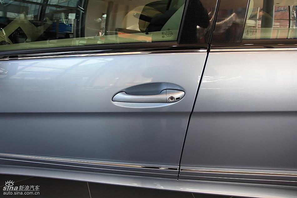 奔驰B级运动旅行车到店实拍