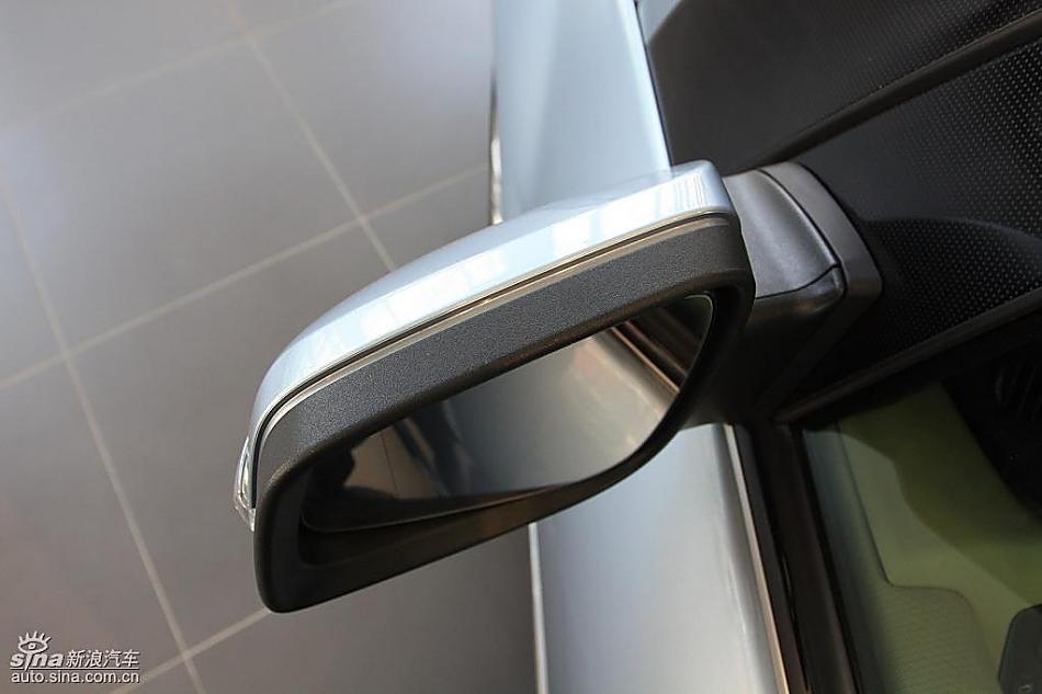 奔驰B级运动旅行车到店实拍