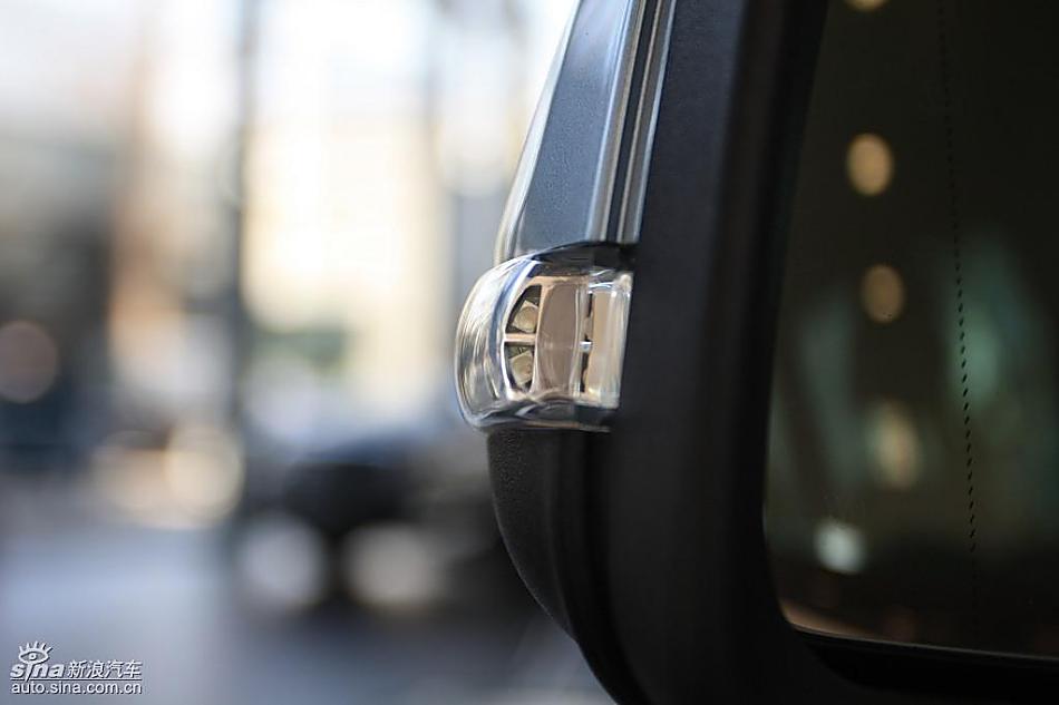 奔驰B级运动旅行车到店实拍