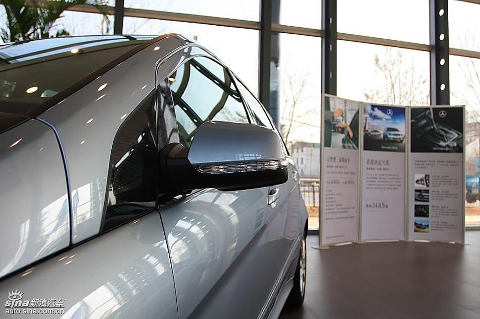 奔驰B级运动旅行车到店实拍
