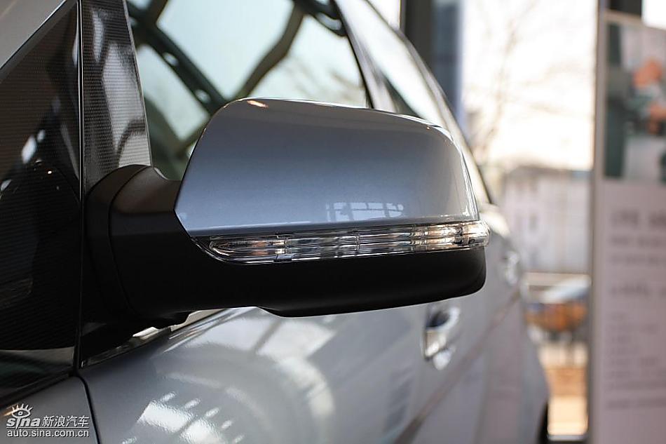 奔驰B级运动旅行车到店实拍