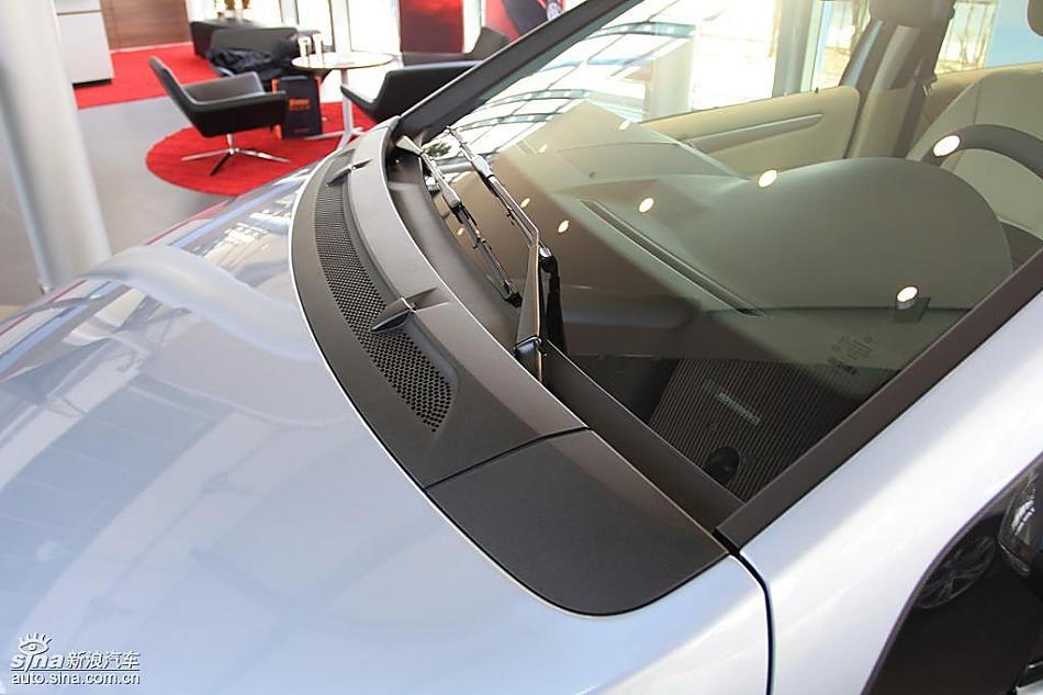 奔驰B级运动旅行车到店实拍