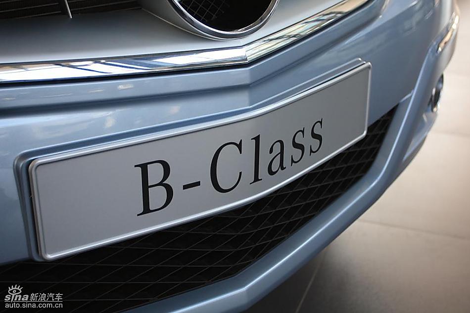 奔驰B级运动旅行车到店实拍