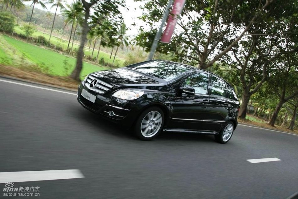 奔驰B-Class试驾动态