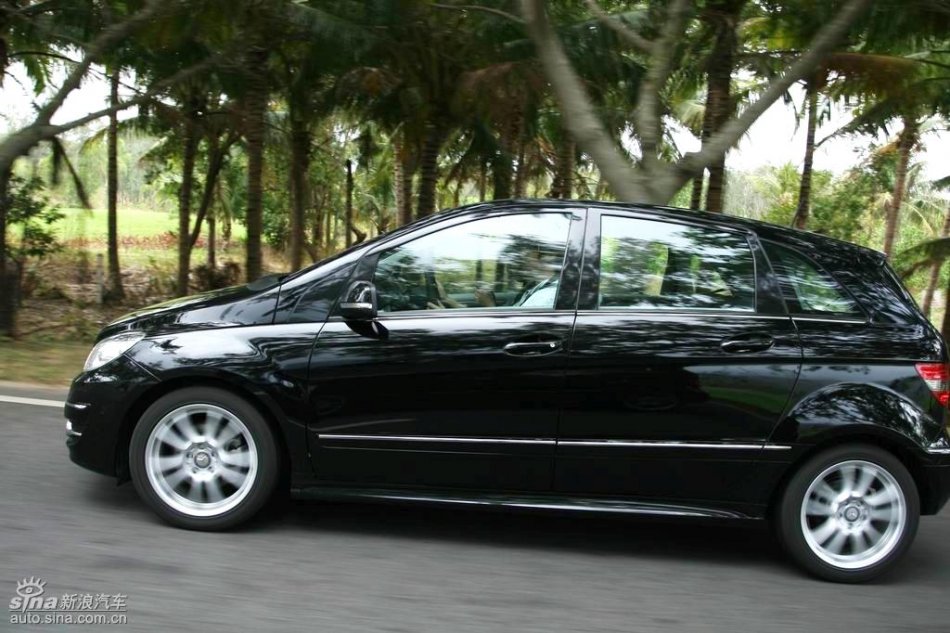 奔驰B-Class试驾动态