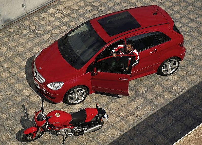 奔驰B级运动旅行车