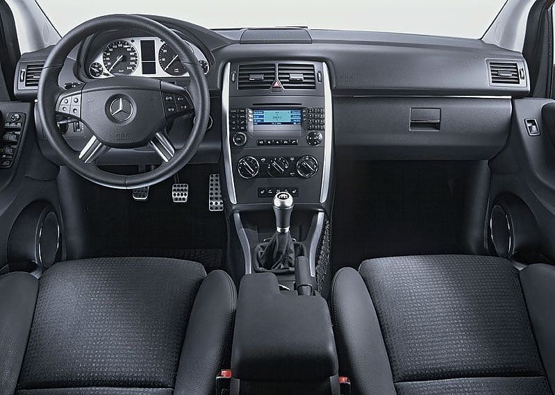 奔驰B级运动旅行车