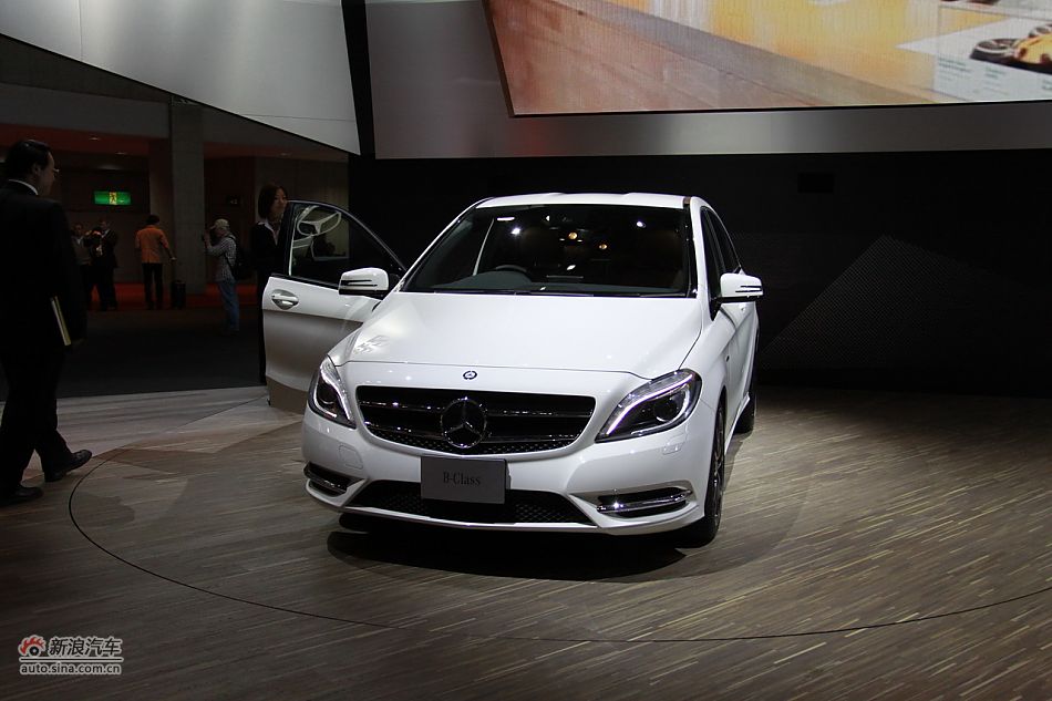 梅赛德斯-奔驰B180