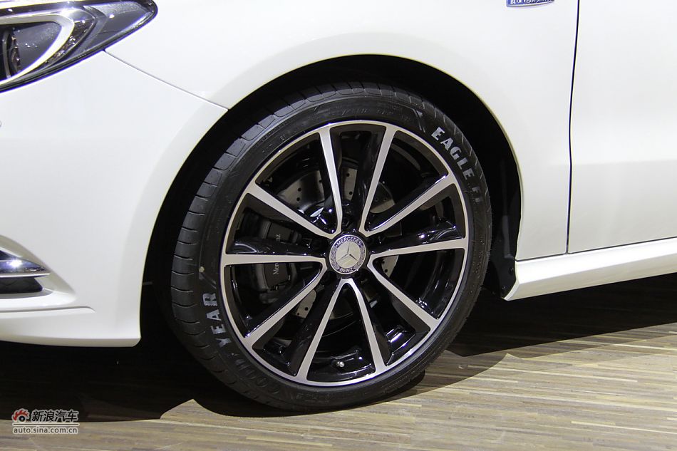 梅赛德斯-奔驰B180