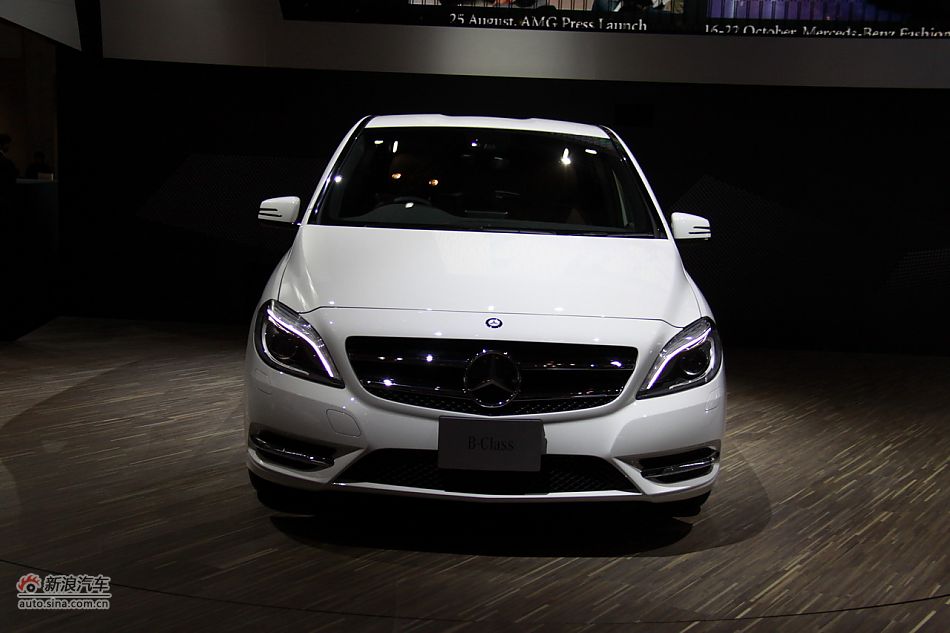 梅赛德斯-奔驰B180