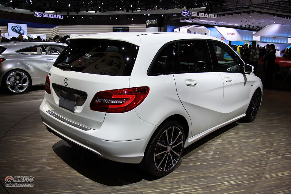 梅赛德斯-奔驰B180