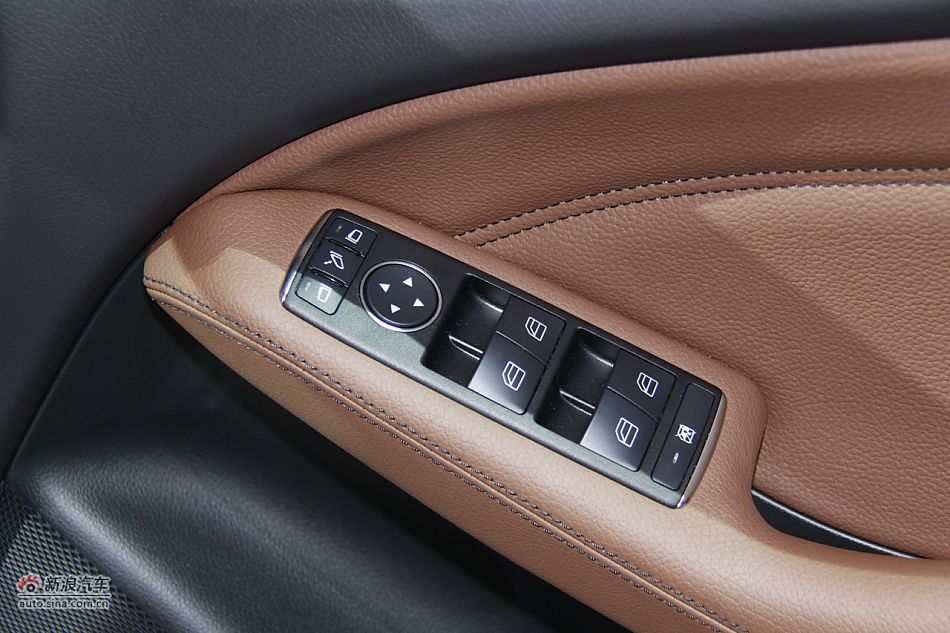 梅赛德斯-奔驰B180