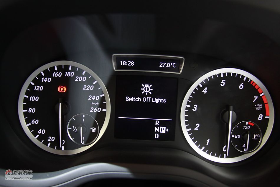 梅赛德斯-奔驰B180