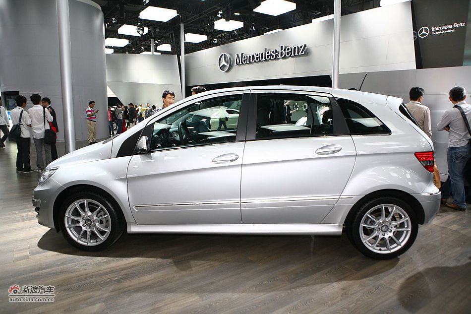 奔驰B200