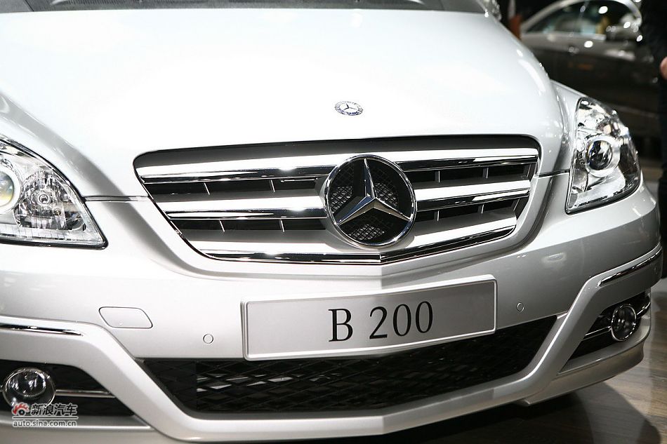 奔驰B200